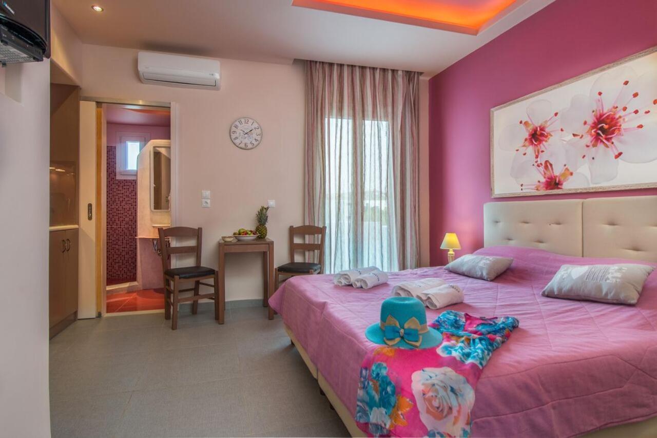 Michaella Studios Plaka  Luaran gambar